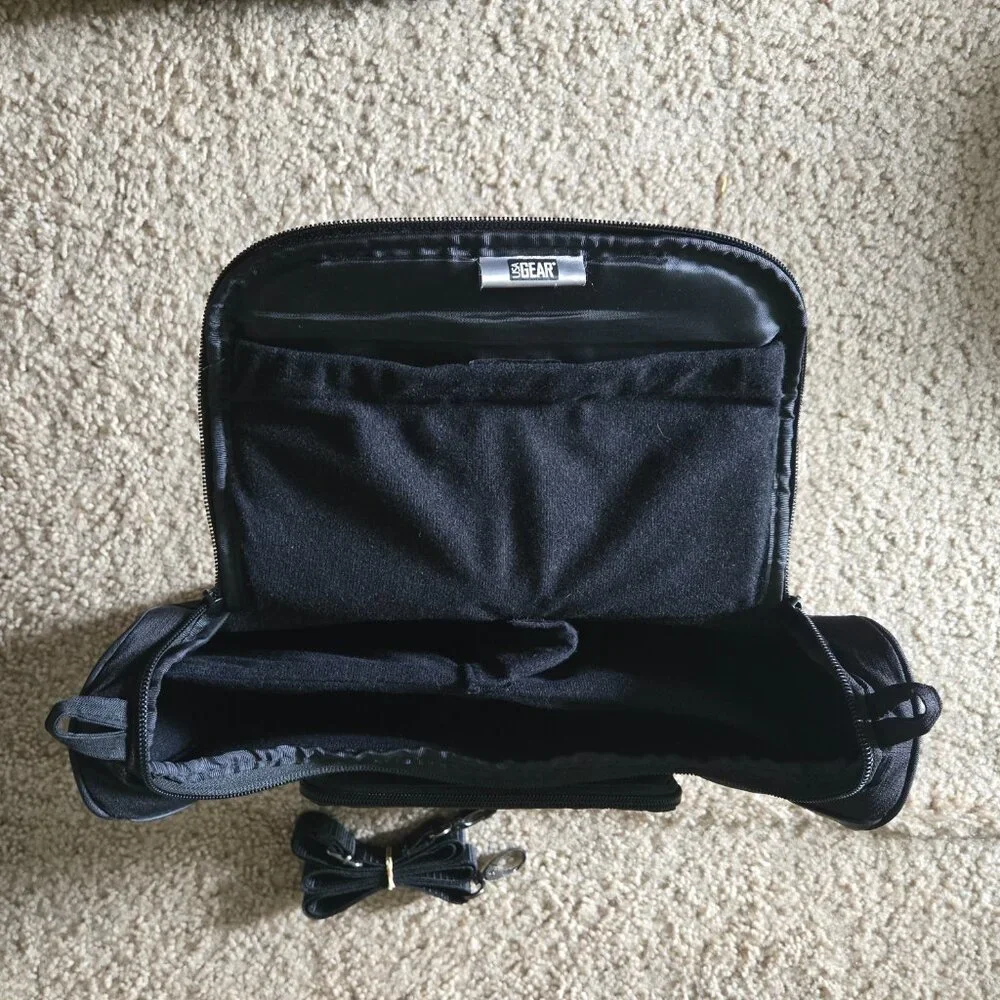 USA GEAR Tablet Bag for 11